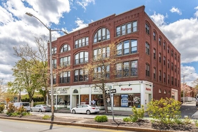 Building Photo - 140 Washington St Unit 1C