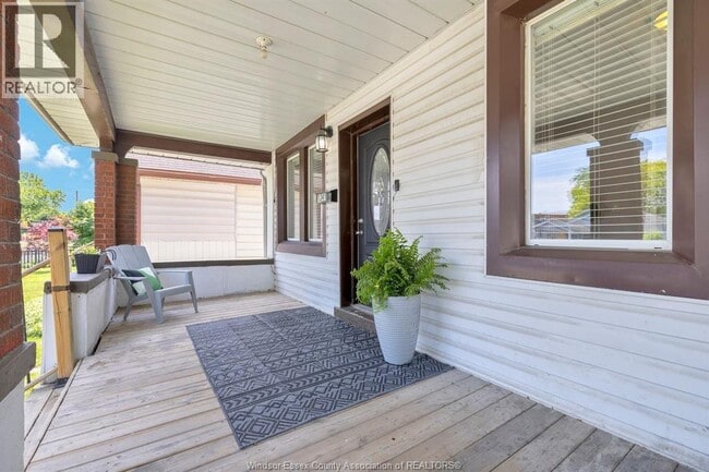 Photo - 1341 McKay Ave
