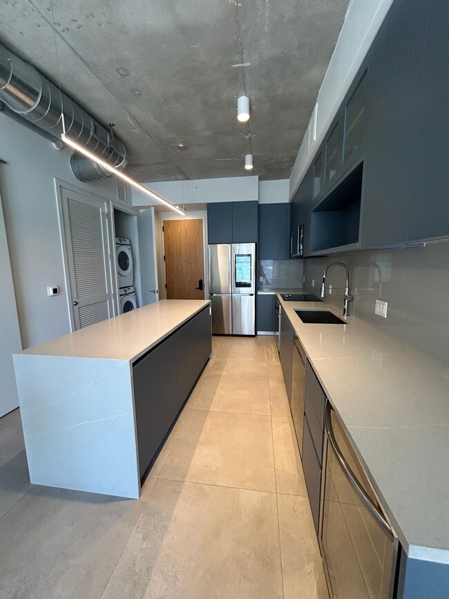Building Photo - 184 NW 28th St Unit C1 Rental