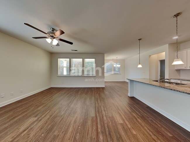 Photo - 245 Lake Vista Dr