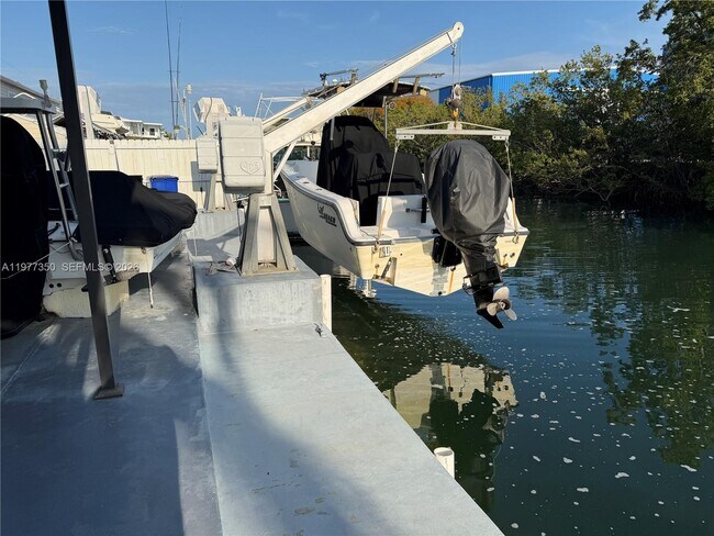 Photo - 212 Orchid St