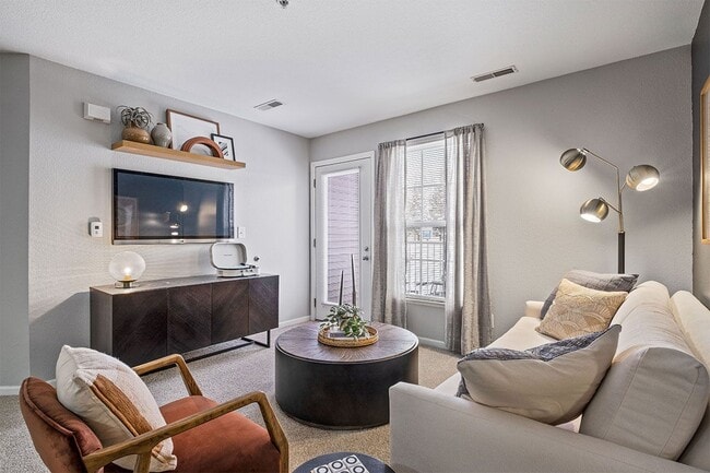 Hunters Ridge Apartments & Townhomes