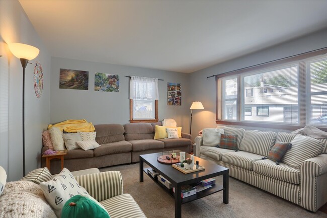 Photo - 28 E Willow St