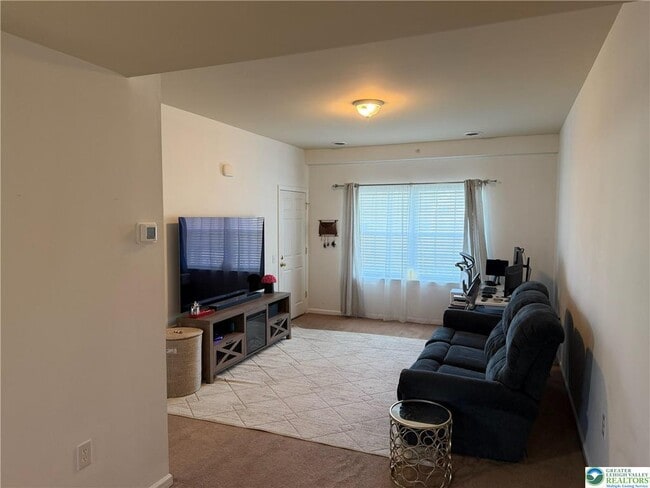 Photo - 3494 Linden St