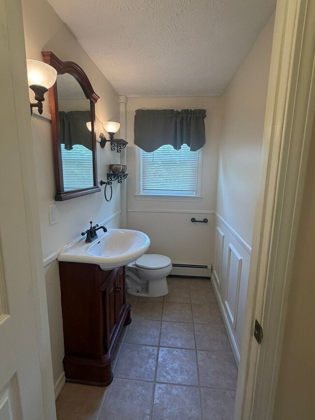 Photo - Spacious 2-Bedroom 1 1/2 bath- End-Unit Townhouse, Dunbarton, NH