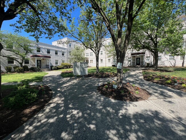 Photo - 3870 9th St SE Unit 202