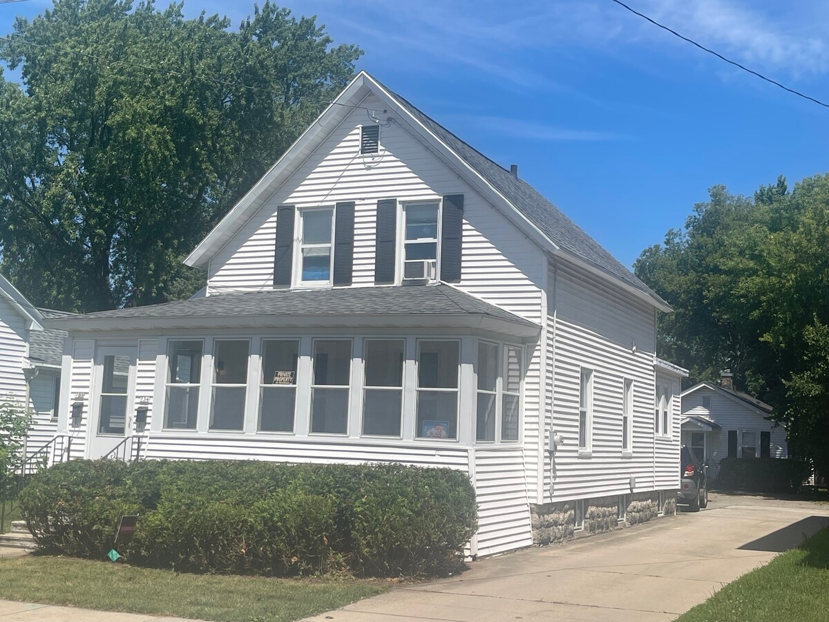 Photo - 734 Vine Ave