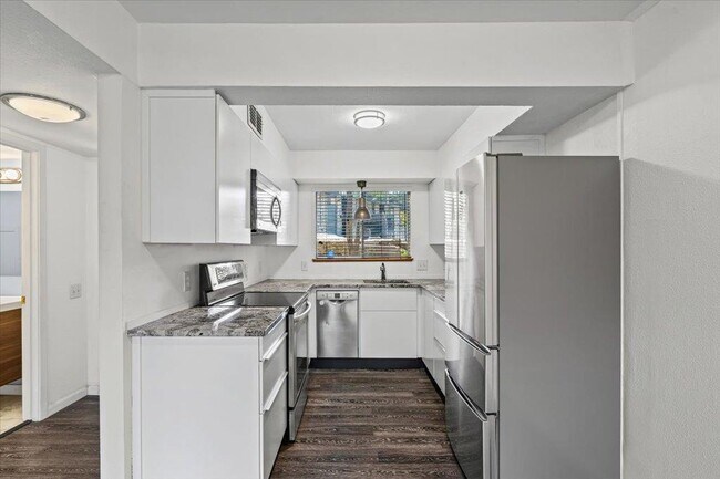 Photo - 1304 Mariposa Dr Unit 156