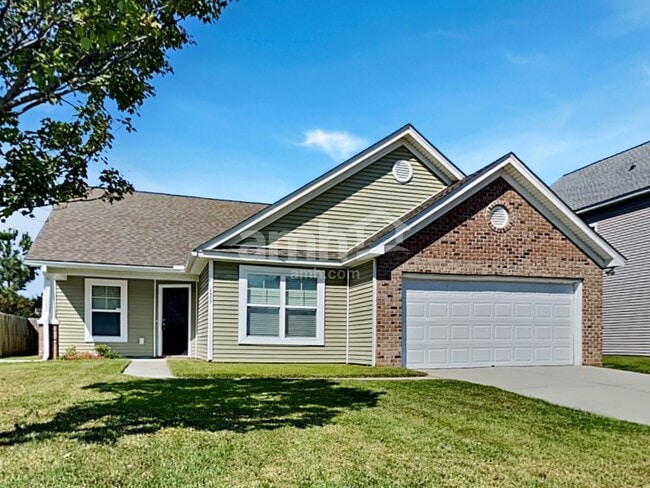 Building Photo - 129 Charlesfort Way