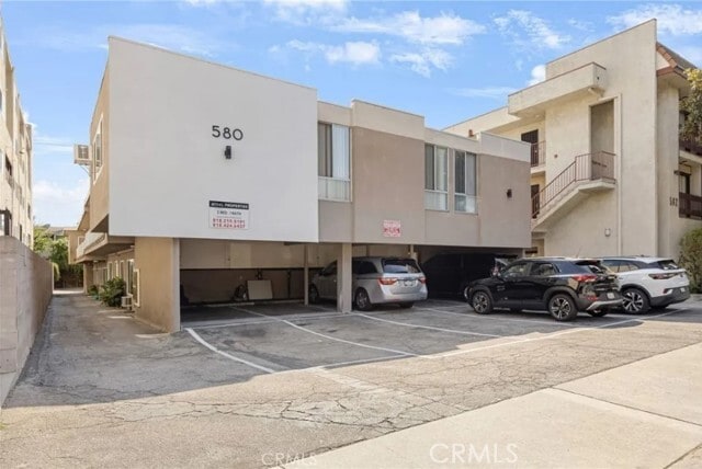 Building Photo - 580 W Stocker St Unit 6