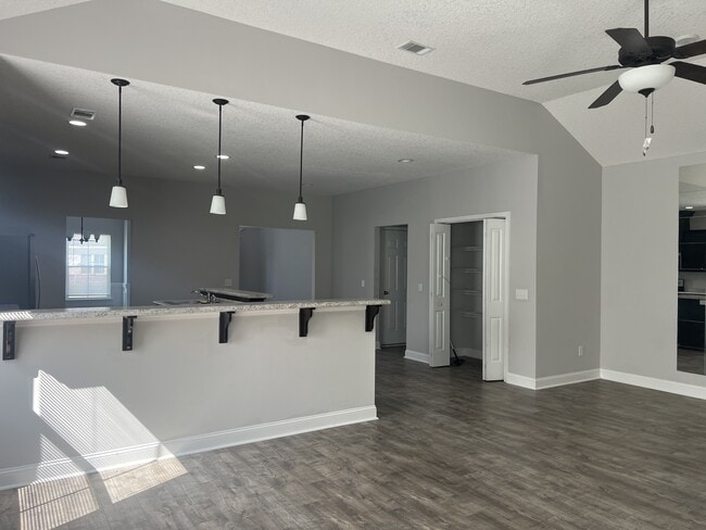 Photo - 364 Thorp Circle