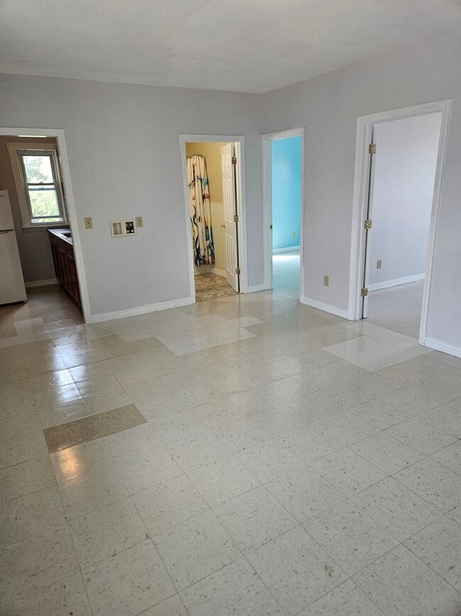 Photo - 56 Laval St Apartments Unit 3