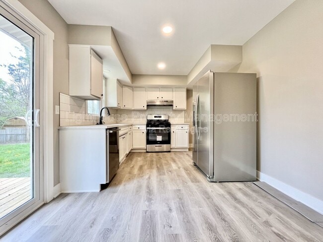 Photo - 818 Delray Ave SE