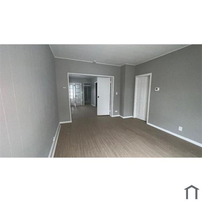 Building Photo - 3638 Sykora Rd