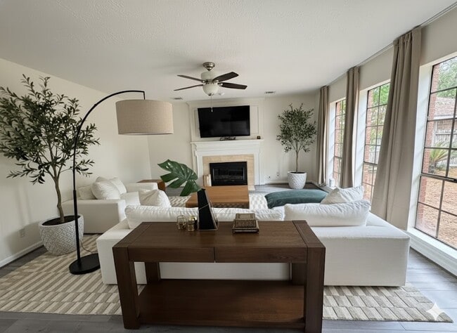 Photo - 16906 Scenic Lakes Way