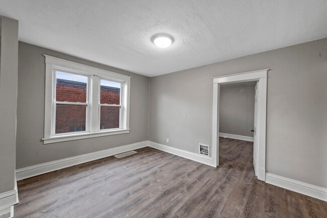 Photo - 2714 Hampton Ave