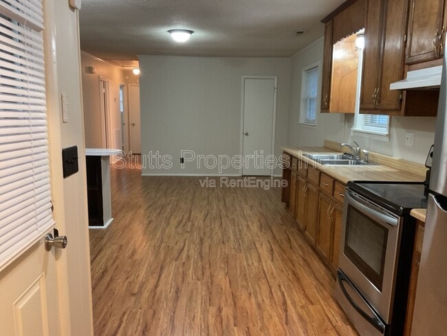 Building Photo - 2511 Evergreen Ave