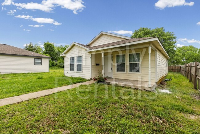 Photo - 1412 Hemphill St