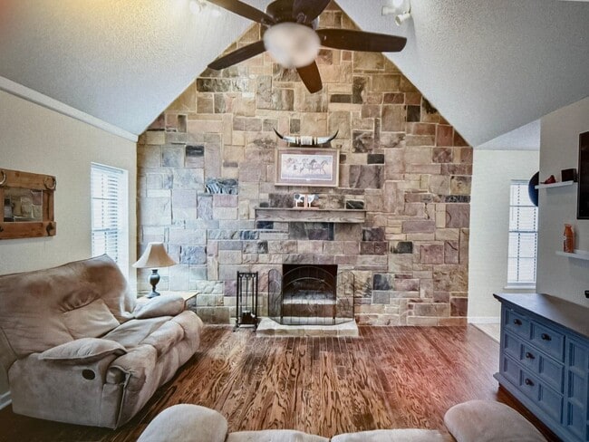 Photo - Move in special $500.00 Off 1st month rent...