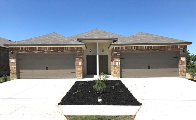 Building Photo - 492 Jack Rabbit Ln Rental
