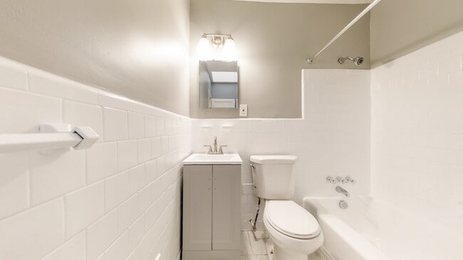 Photo - 6138 Macbeth Dr Unidad 1st Floor