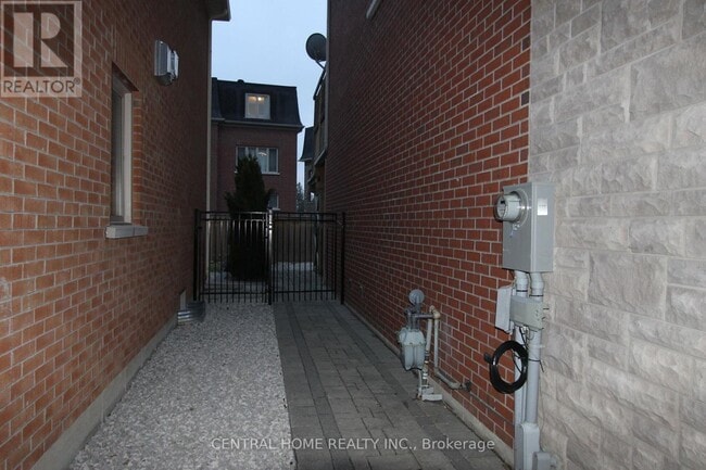 Photo - 73 Headwater Crescent