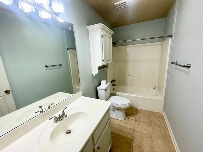 Photo - 3 Bedroom 2 Bathroom Home for Rent in the ...