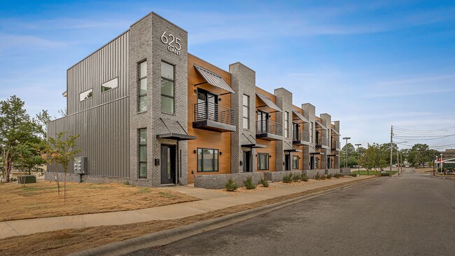 Edge Luxury Townhomes - Edge Luxury Townhomes Unit #2