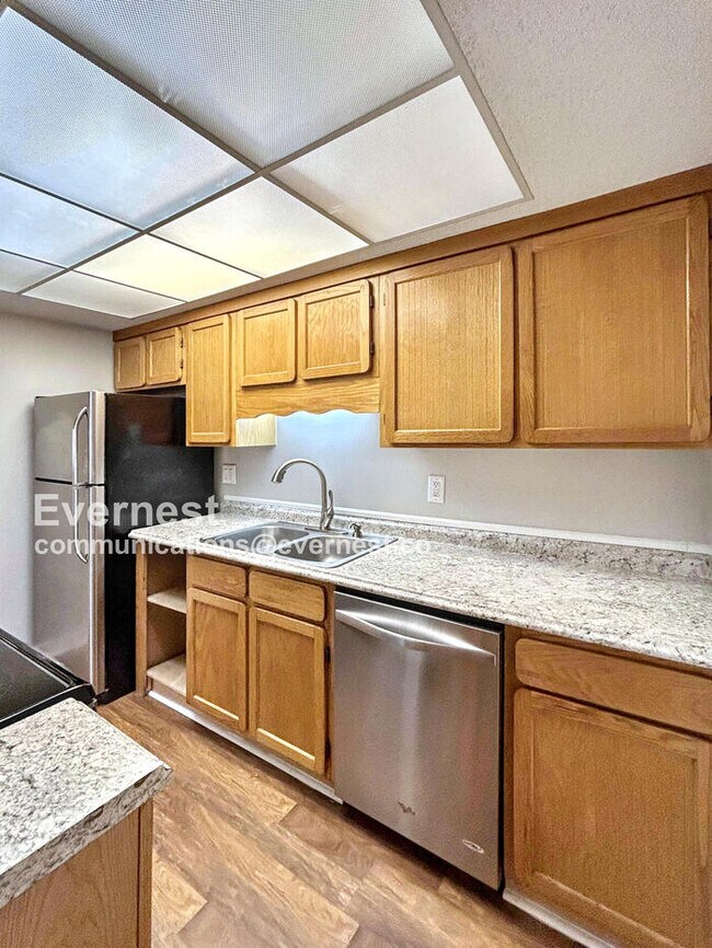 Photo - 315 N Spruce St Unit APT 410