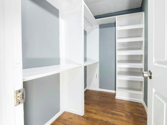 Photo - 723 Doverside St Unit 4