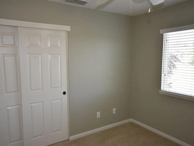Photo - 1564 Blue Beaver Way