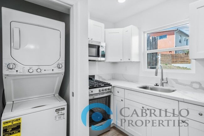 2527 Tuberose St Unidad 200