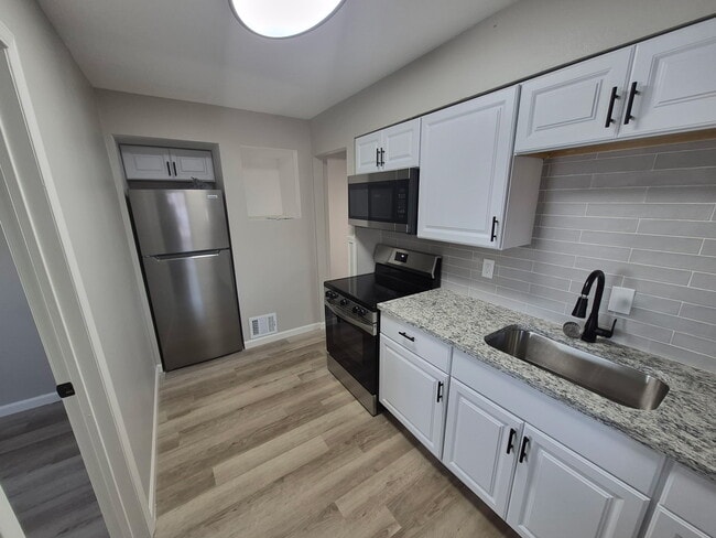 Photo - 3515 Dixie Dr