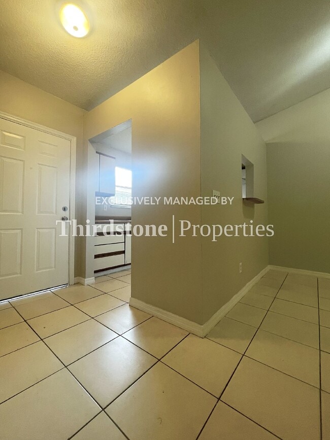 Photo - 5143 Indian Lakes Ct Unit 2