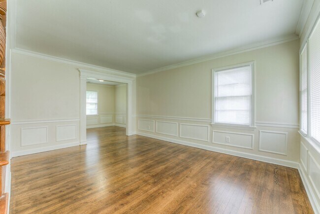 Photo - 1261 W Perkins Rd