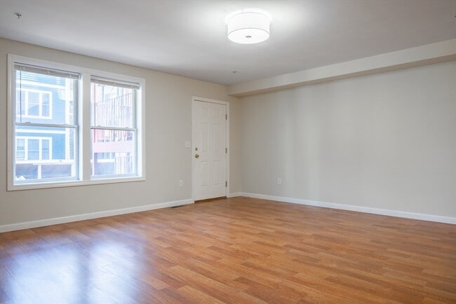 Photo - 37 Chelsea St Unit 2b