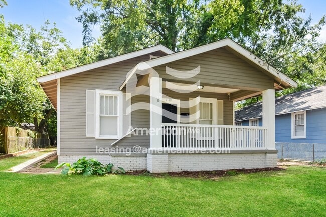 Photo - 2140 Winona Ave