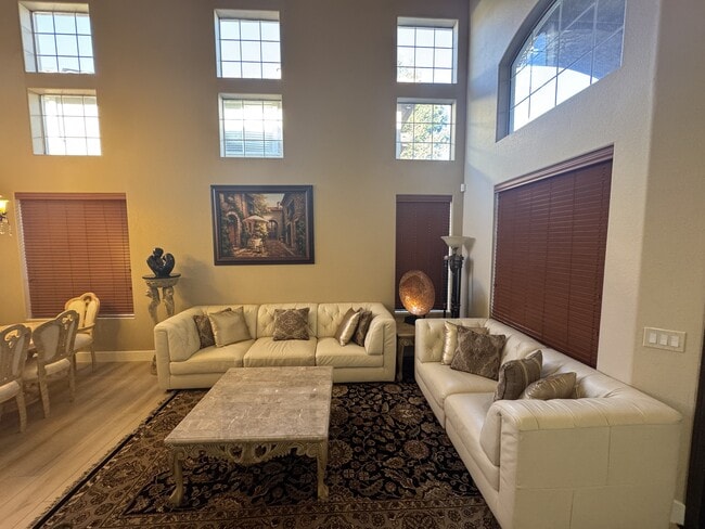 Photo - 10 Rhine Cir