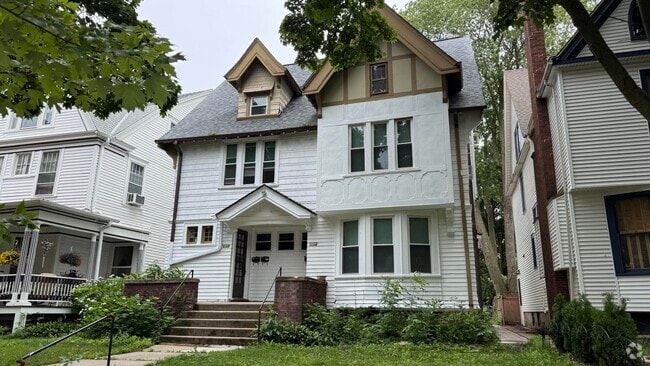 Building Photo - 2722 N Stowell Ave Rental