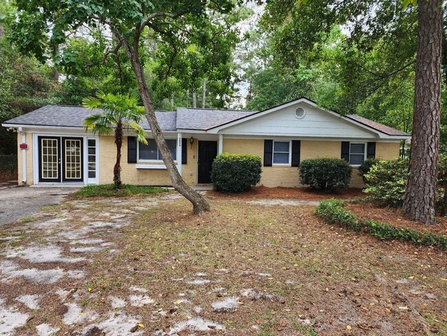 Building Photo - 5854 Michelle Dr Unit 5854 Michelle Drive - Main House