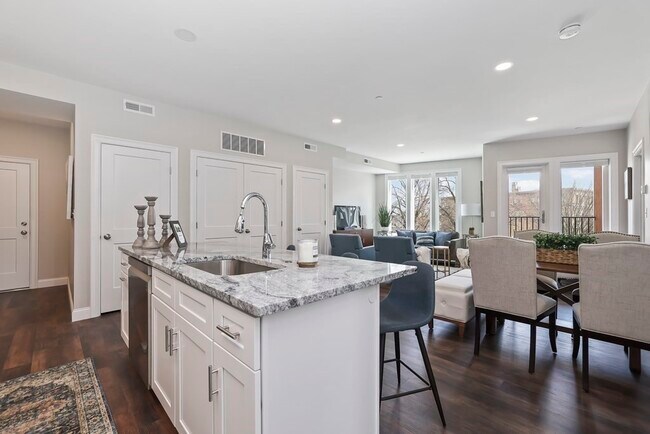 Photo - 734 South St Unidad 4