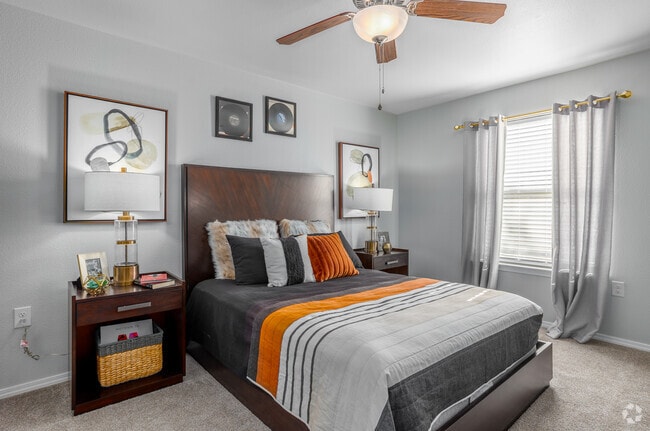 1BR, 1BA - 789SF - Bedroom