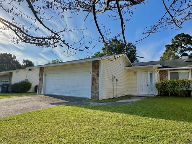Photo - 130 Pleasant Hill Ct