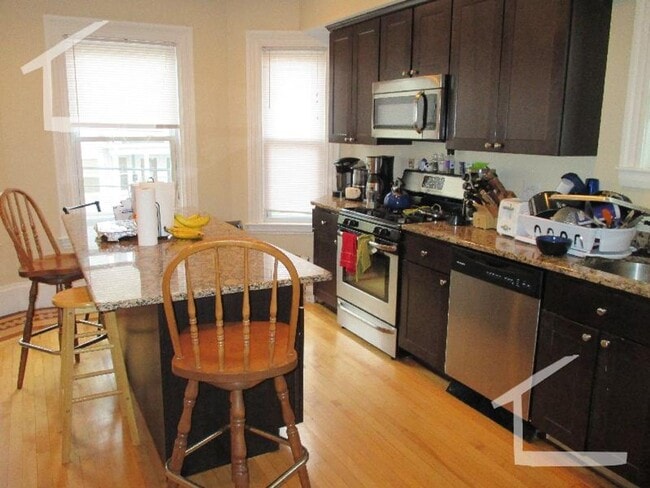 Building Photo - 9/1 Huge 5BR/2BA near Boston Landing, Brighton Ctr, no fee!