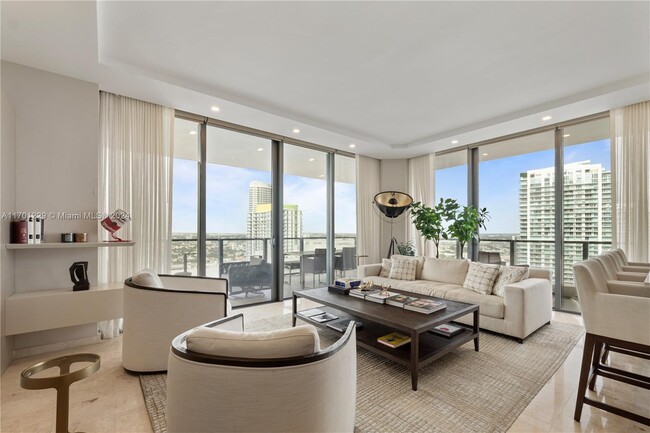 Photo - 88 SW 7th St Condominio Unidad 3412