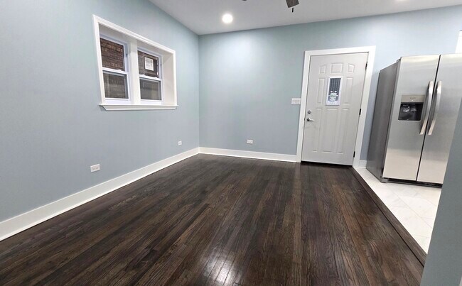 Photo - 3051 N Austin Ave Unidad 1R