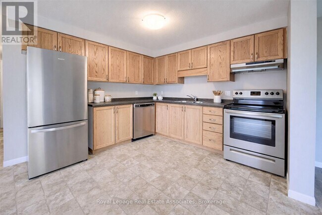 Photo - 32 Hackberry St