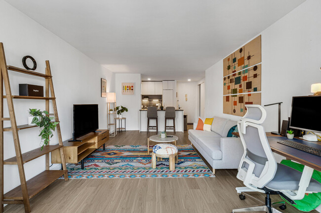 Building Photo - 70 W 37th St Rental