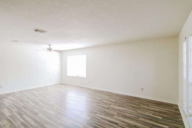 Building Photo - 4409 Spoonbill Dr