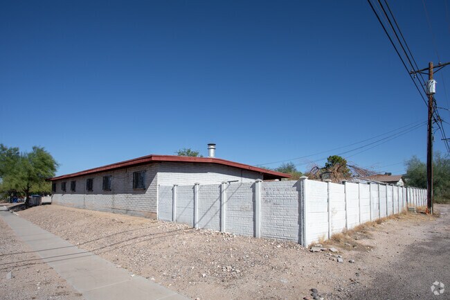 Photo - 602-610 E Lester St